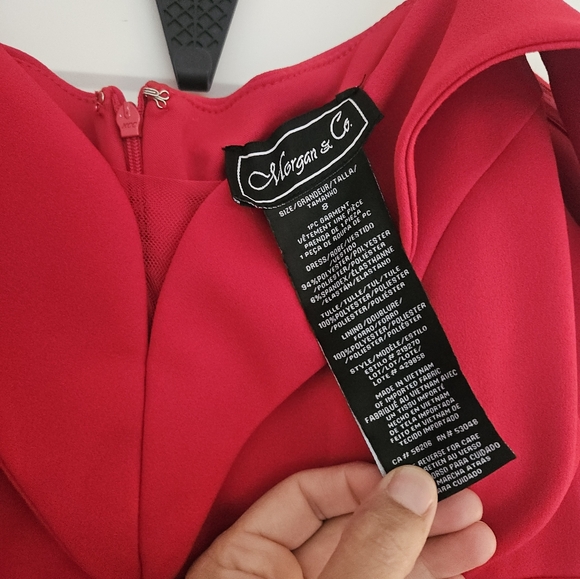 Beautiful Long Red Dress Size 8 - Picture 4 of 5